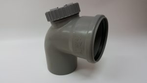 קשת 4" 90 PVC (אפור)עם ביקורת