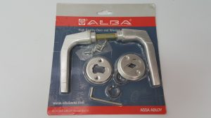 ידית אלומיניום לדלת