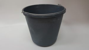 דלי פלסטי 10 ליטר לבנין