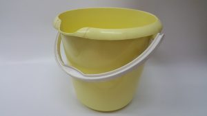 דלי פלסטי 15 ליטר לבנין