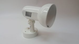 ספוט קומו לבן עם מפסק כולל נורת לד 7W GU10