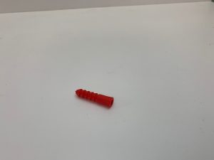 דיבל פלסטי אדום 7 מ"מ באריזה של 100 יח.