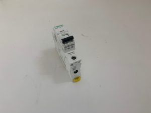 מבטיח אוטומטי 1 מגע AMP16 אופיין