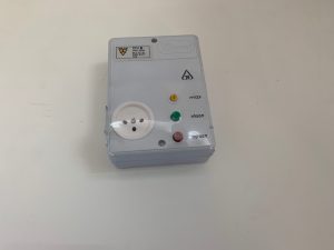 מפסק למזגן עם שקע (CP43 5#16) 16 AMP