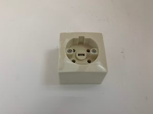 שקע כח 5 מגעים 15 אמפר על הטיח דייג 2206