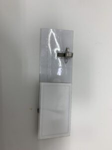 תג זיהוי פלסטי שקוף (לאורח ) עם קליפס